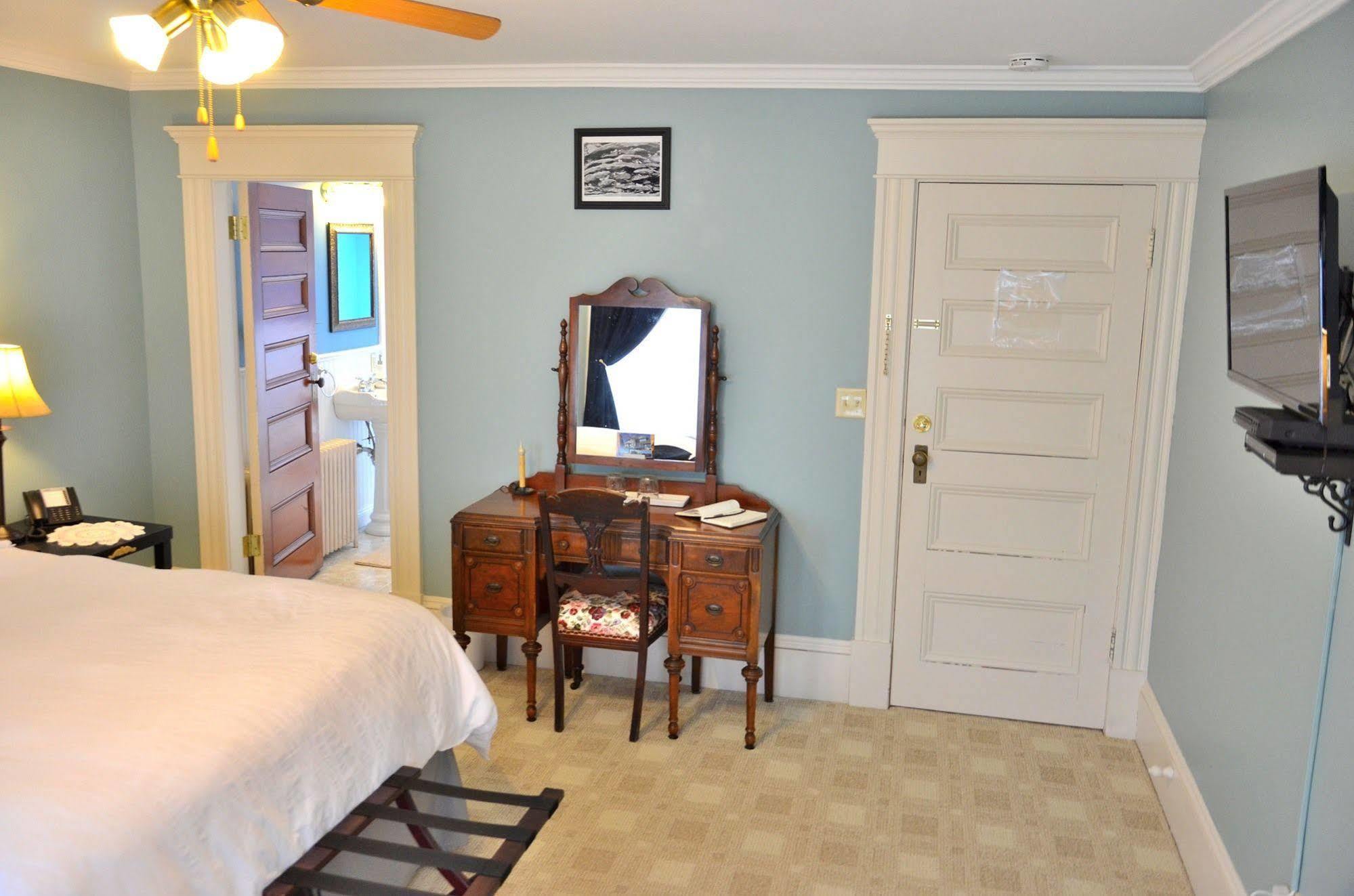 Island Home Bed And Breakfast Summerside Exterior photo